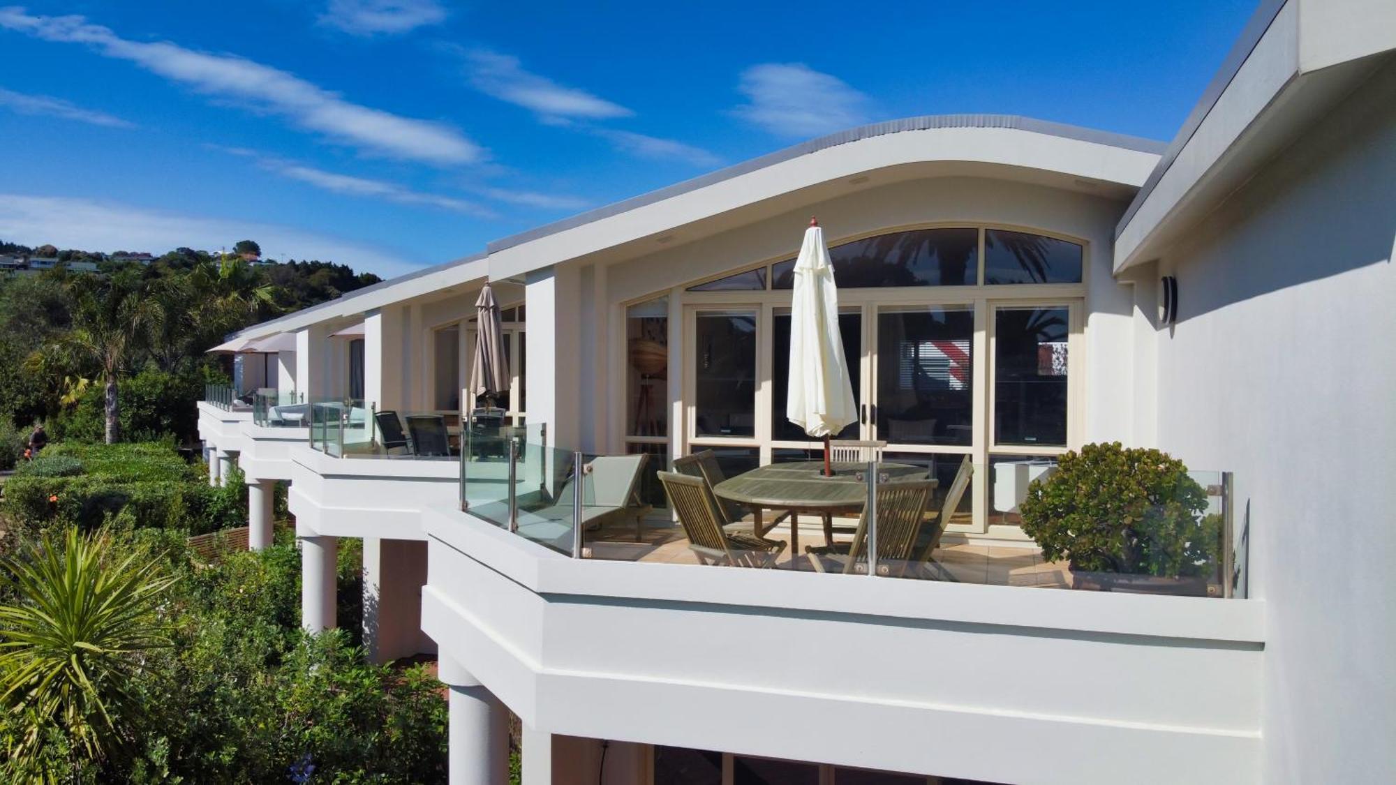 Onetangi Beach Apartments Eksteriør bilde