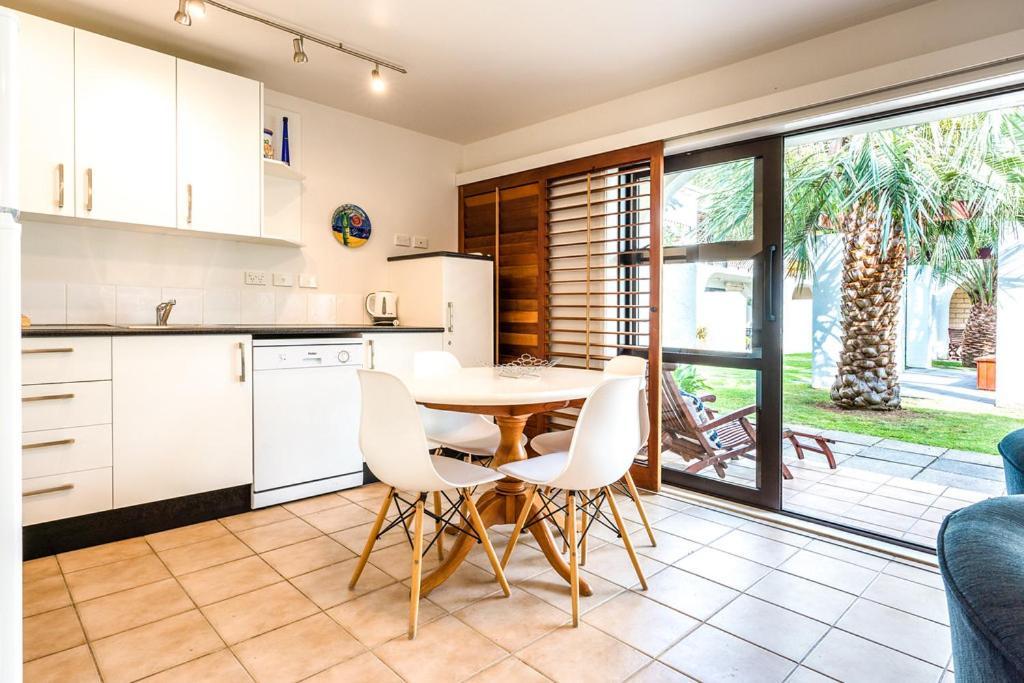Onetangi Beach Apartments Eksteriør bilde