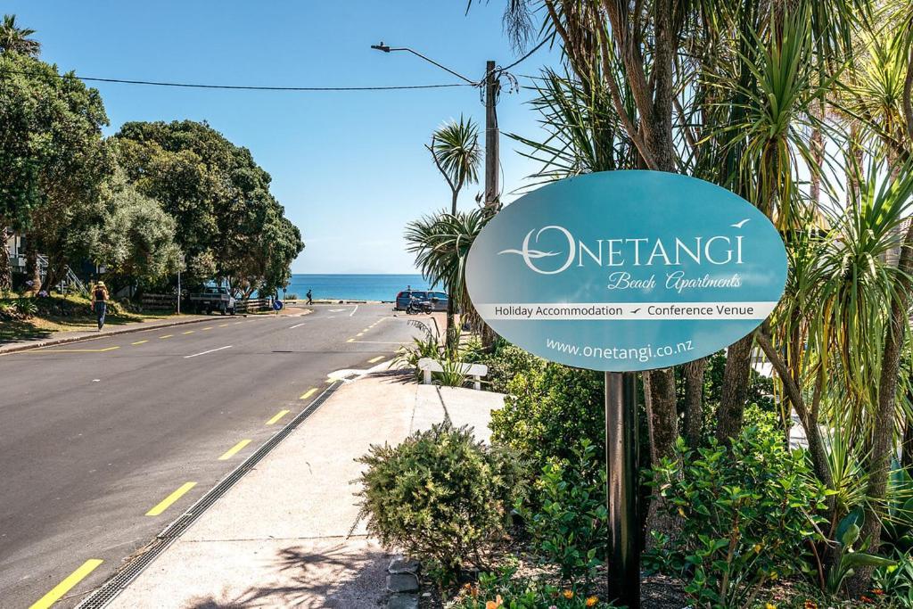 Onetangi Beach Apartments Eksteriør bilde